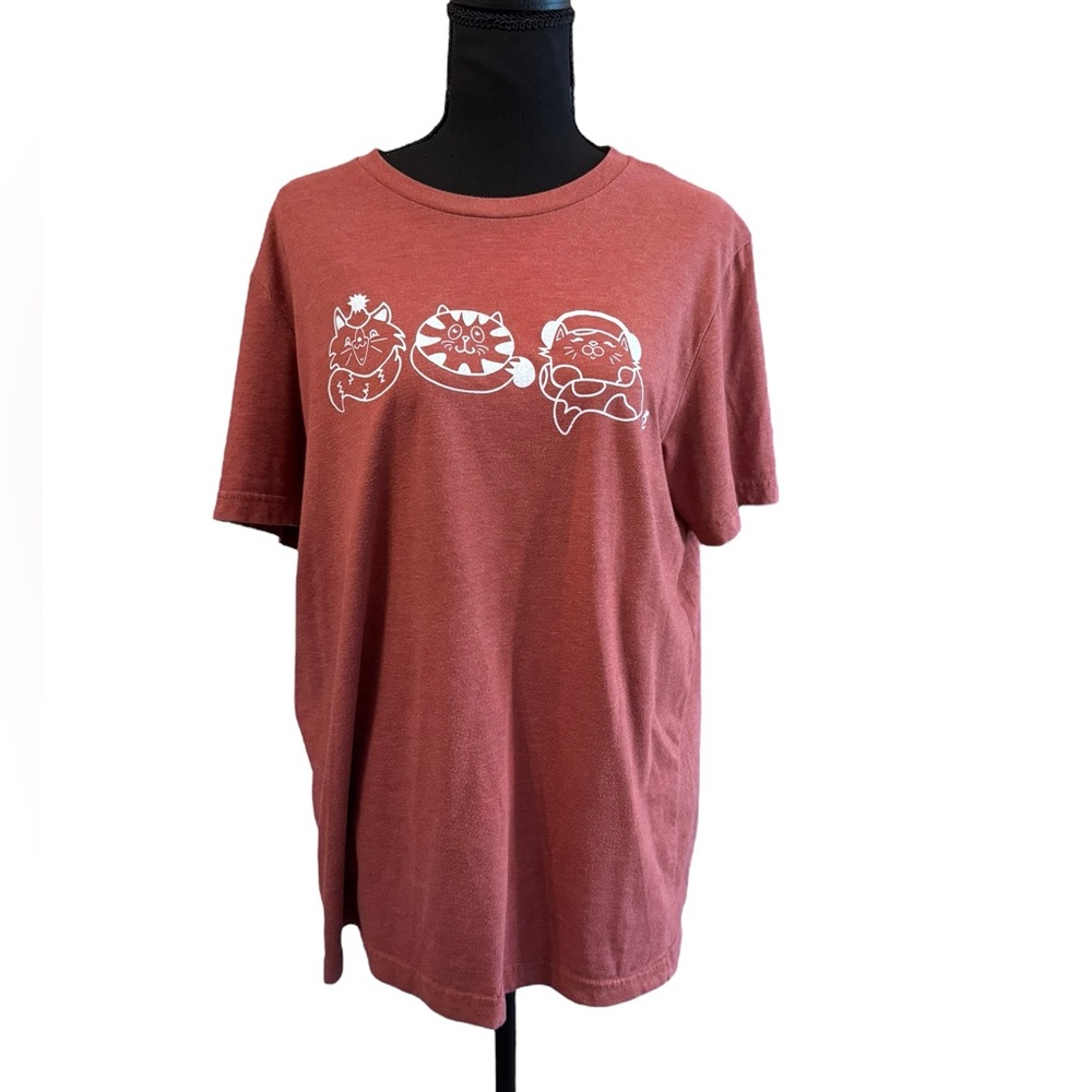 Cat Lady Box rust orange T-shirt with 3 cute cat faces size L